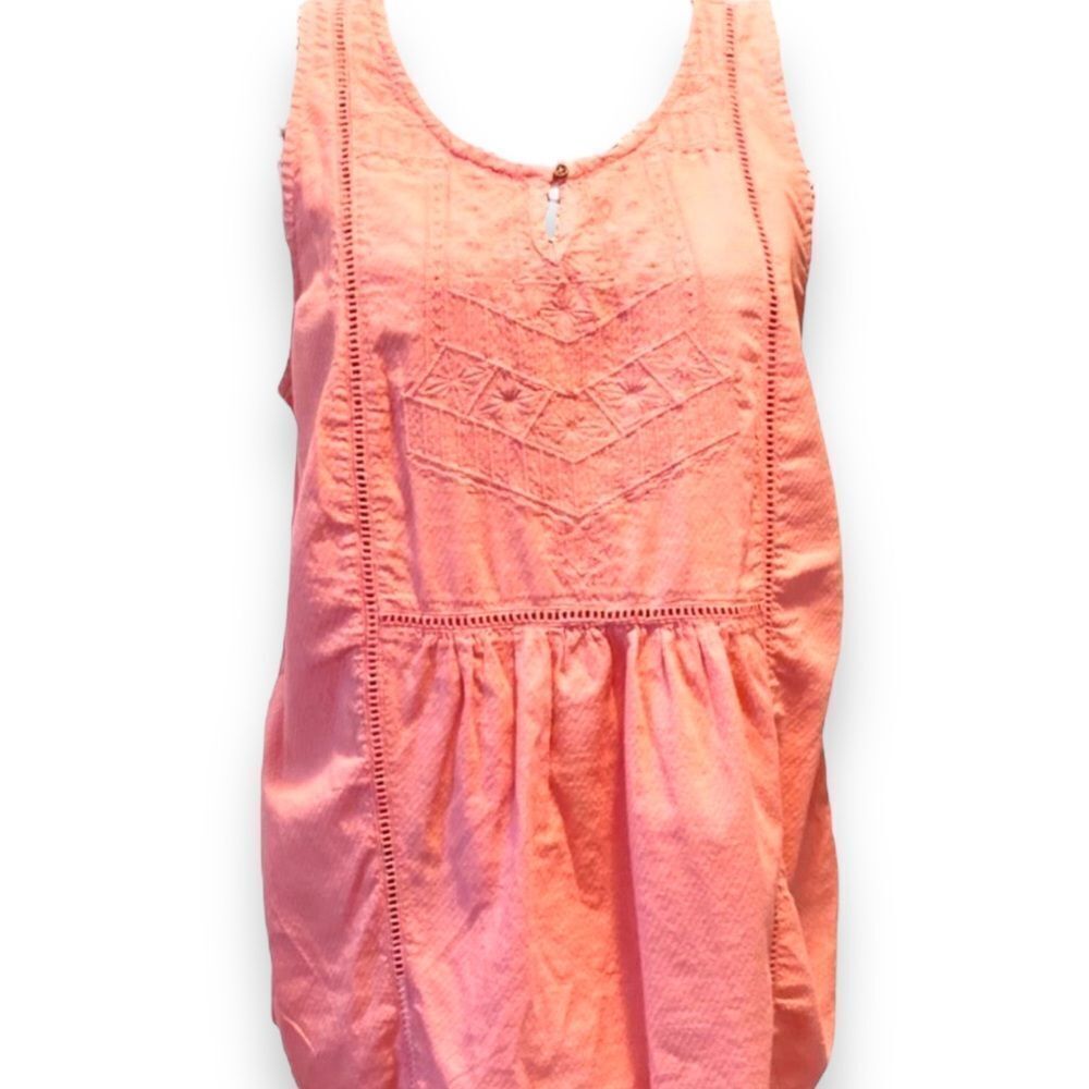 Sleeveless Round Neckline Embroidered Pleated Tank Top NEW